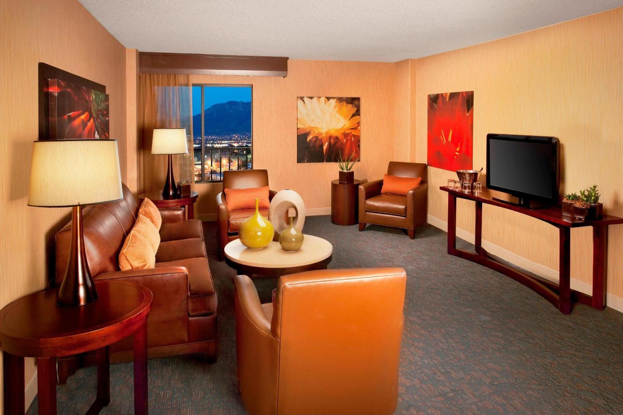 Sheraton Airport Hotel 3*