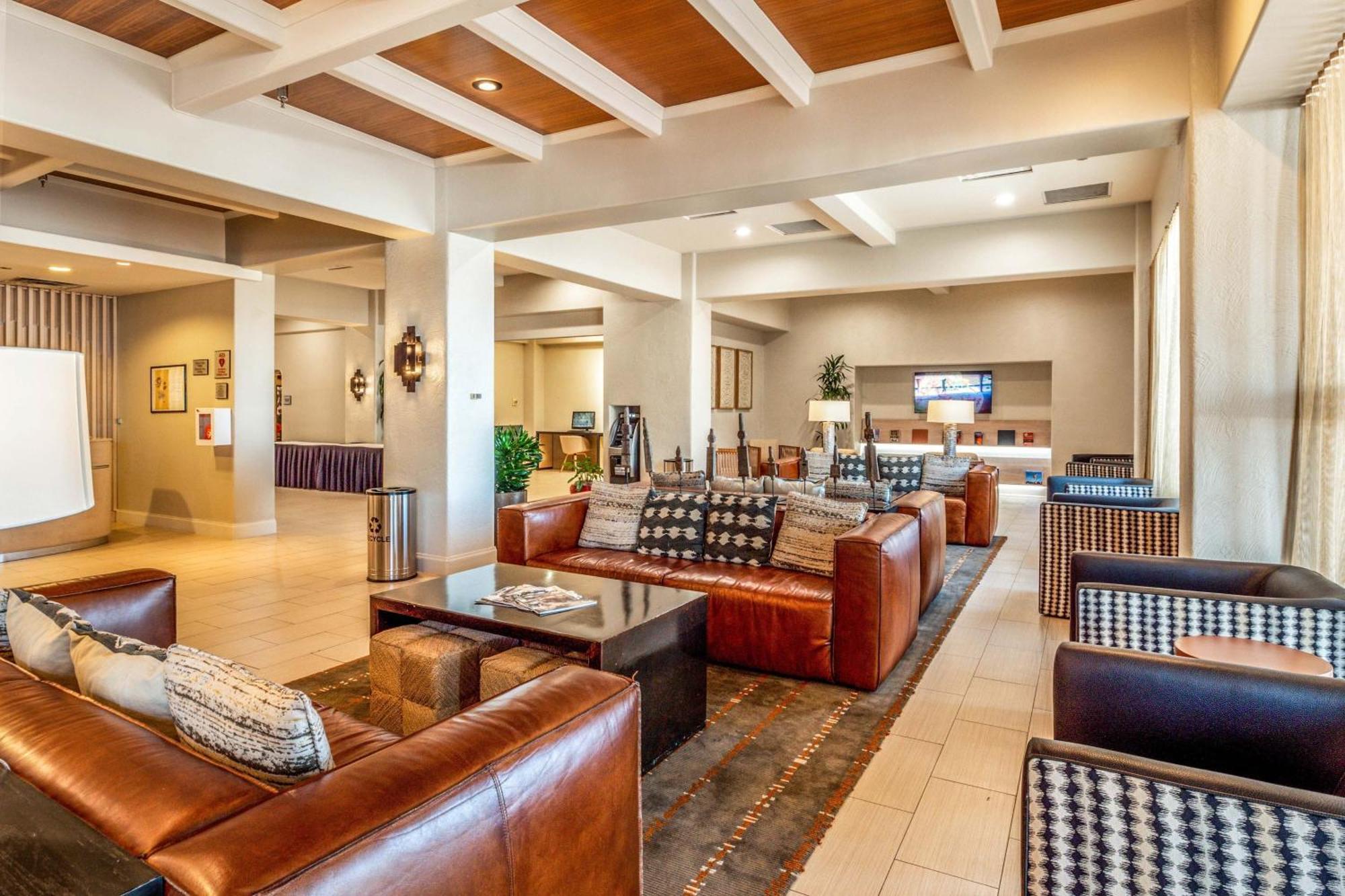 Hotel Sheraton Airport 3*