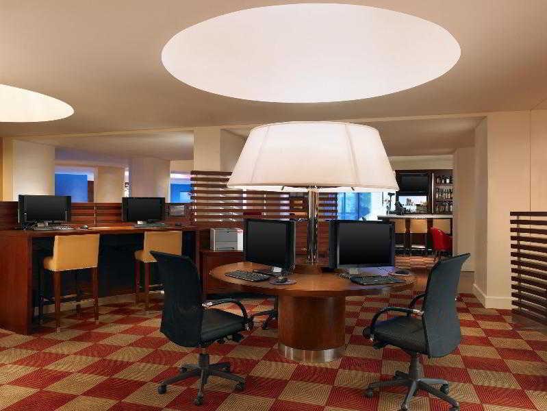 Sheraton Airport 3*