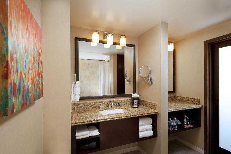 Sheraton Airport 3*