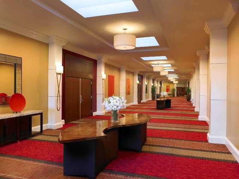 Sheraton Airport 3*